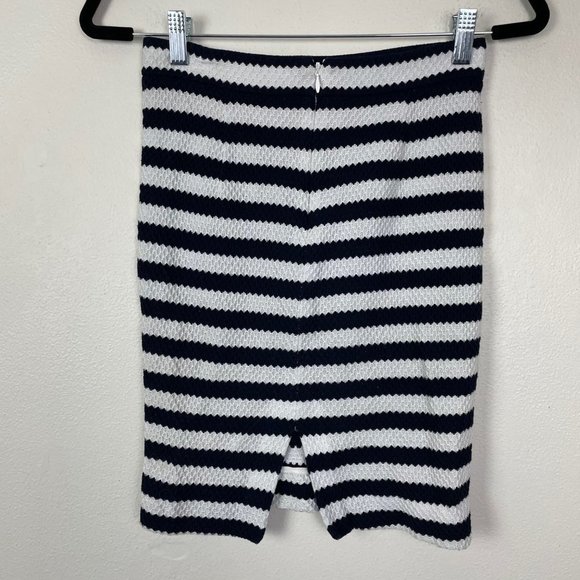 Diane von Furstenberg Woman's 2 Walda Black and White Striped‎ Knit Penci… - Picture 7 of 7